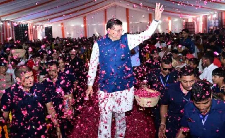 सीएम धामी ने ऐतिहासिक उपलब्धि की हासिल, एनडी तिवारी को पीछे छोड़ सबसे ज्यादा दिनों तक मुख्यमंत्री बनने का रिकॉर्ड किया दर्ज