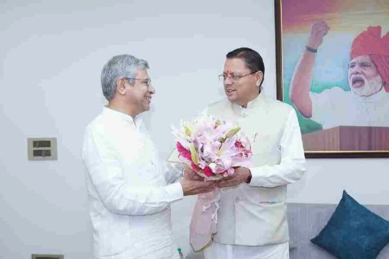 मुख्यमंत्री ने केंद्रीय रेल मंत्री से रेल परियोजनाओं एवं कनेक्टिविटी विस्तार पर की चर्चा, केन्द्रीय रेल मंत्री ने दिया प्रस्तावों पर आवश्यक कार्यवाही किये जाने का आश्वासन